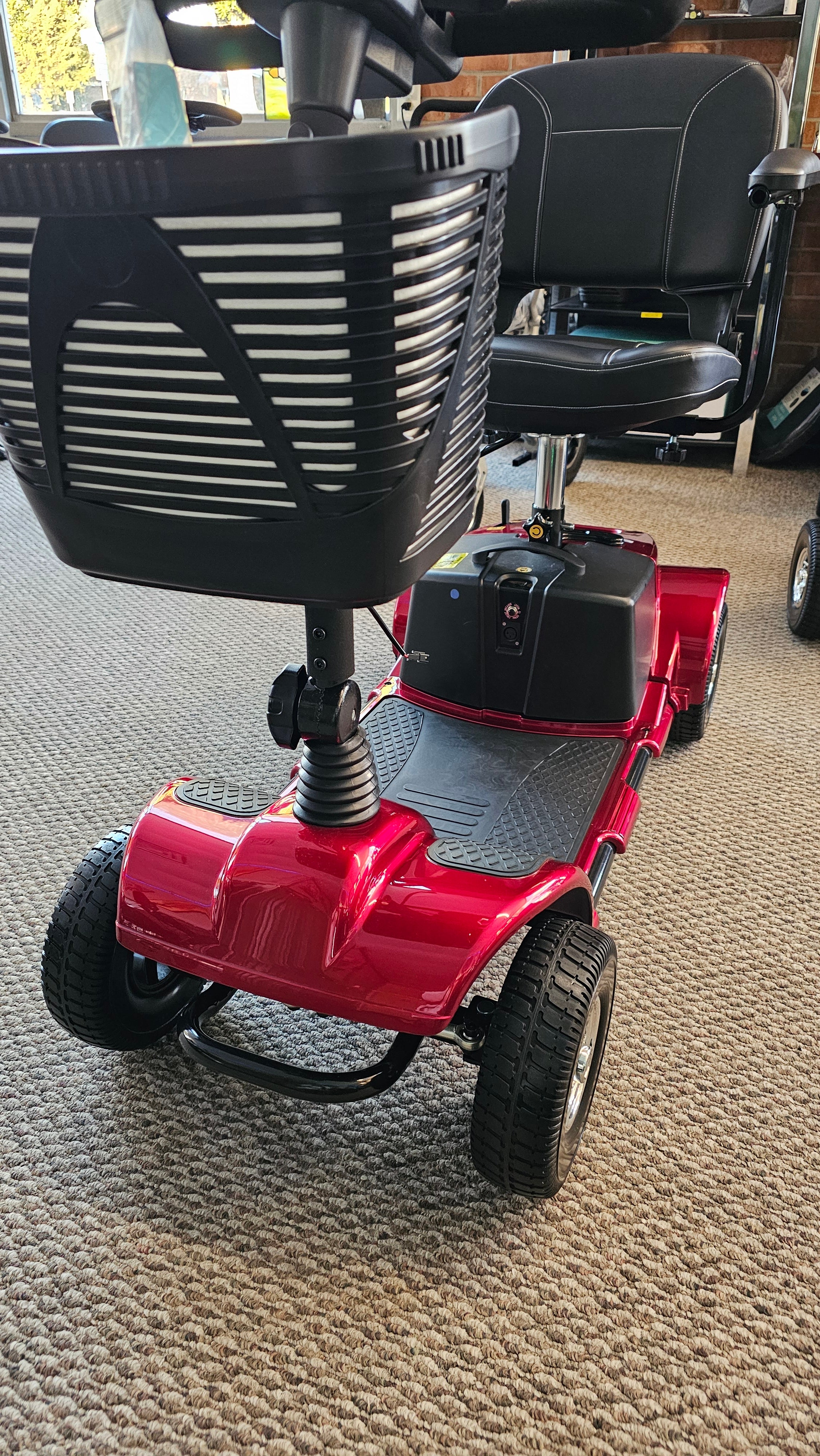 4 Wheel Scooter - Deluxe | Dave's Mobility 336-395-8900